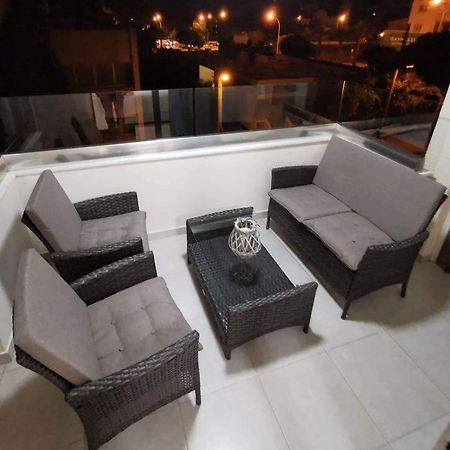 Tony'S Boutique Apartment Larnaca Esterno foto
