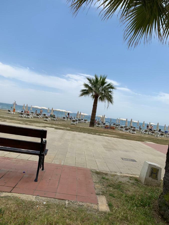 Tony'S Boutique Apartment Larnaca Esterno foto