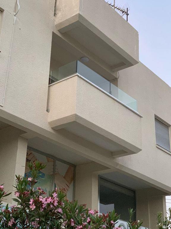 Tony'S Boutique Apartment Larnaca Esterno foto