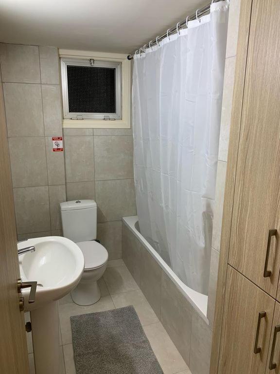 Tony'S Boutique Apartment Larnaca Esterno foto